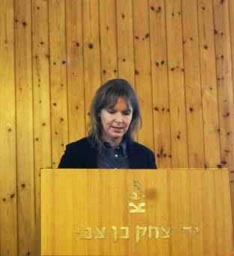 Claudia Oesau at the Yad Ben Tzvi Prize ceremony.